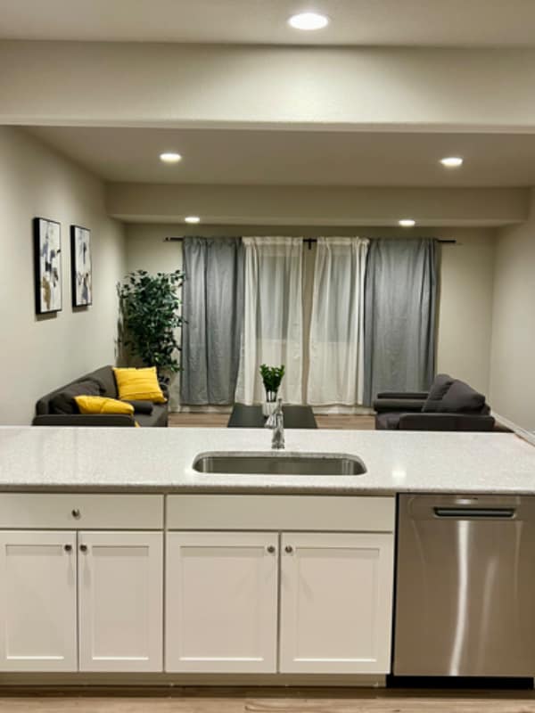 Photo - 5235 Aeroglide Lp