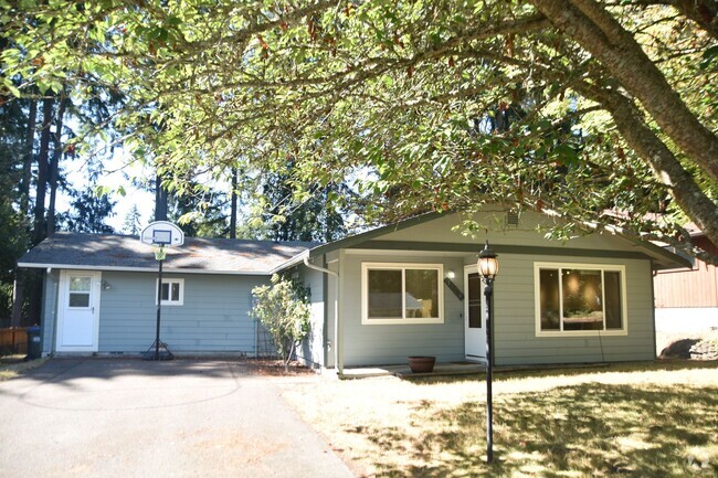 Building Photo - 3 Bedroom 2.5 Bath Steilacoom Rambler Rental