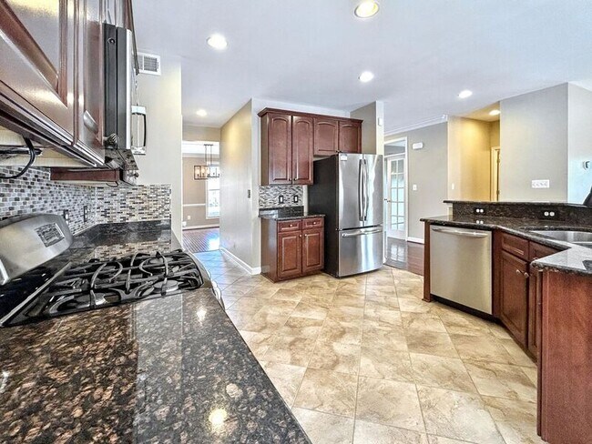 Photo - 1610 Idlewild Blvd