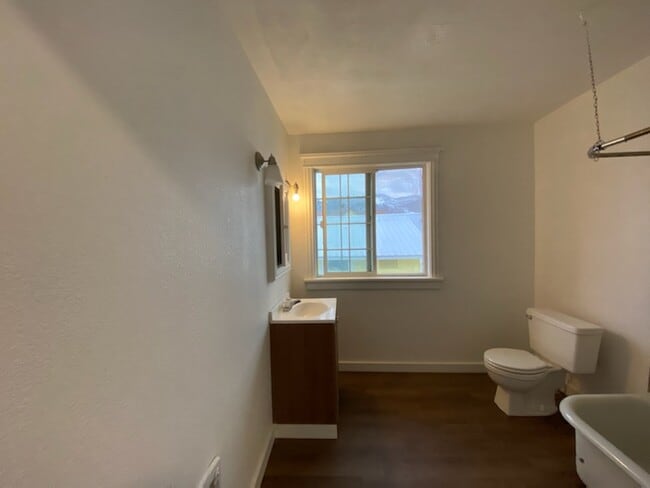 Photo - 600 Douglas St Unit # 1