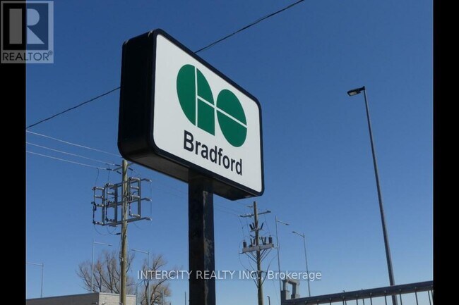 Photo - 260 Britannia Ave