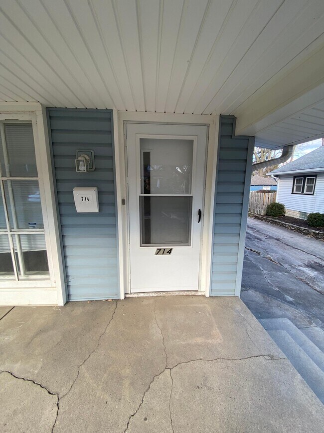 Photo - 714 E 51st St