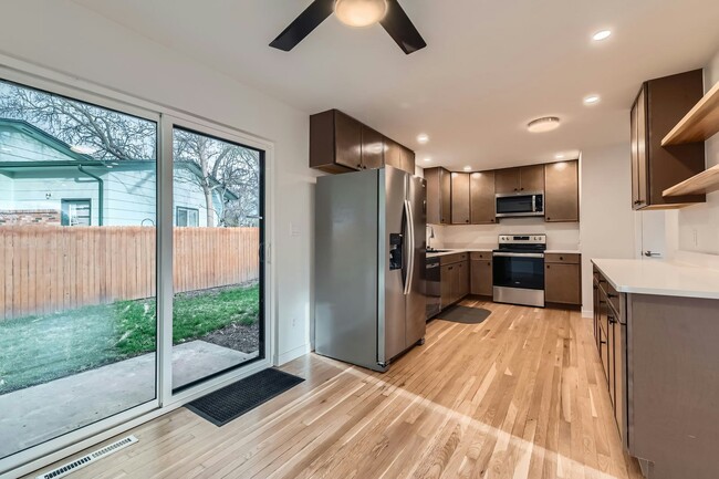 Photo - 1430 Lashley St