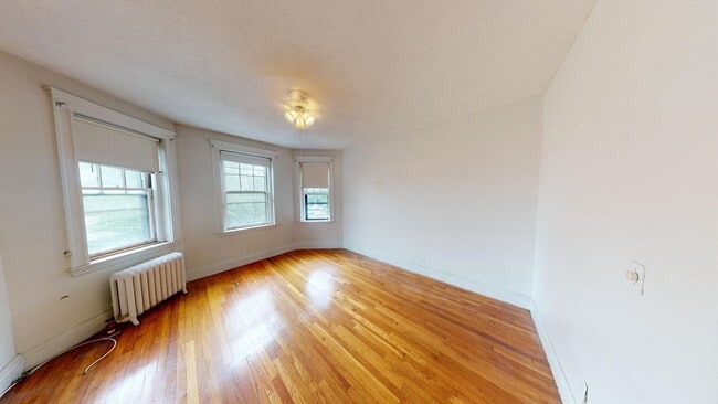 Building Photo - 311 Allston St Unit 10