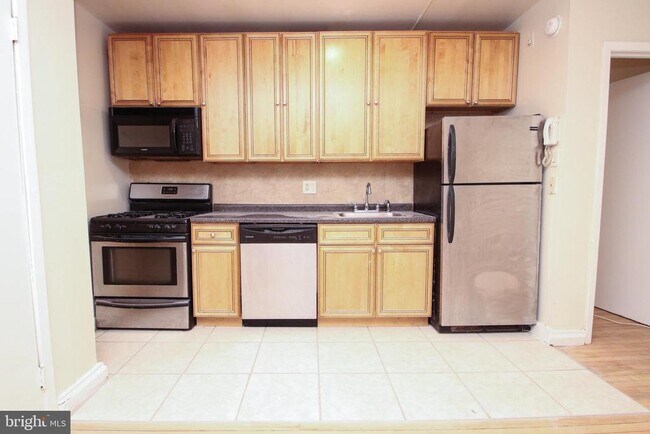 Photo - 320 S 15th St