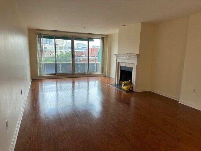 Photo - 6 Canal Park