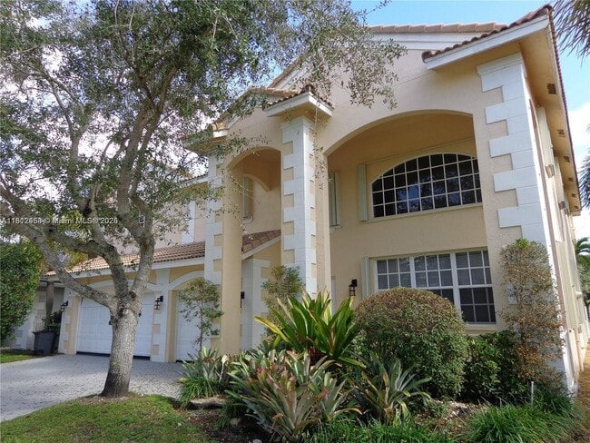 Building Photo - 991 Crestview Cir Rental