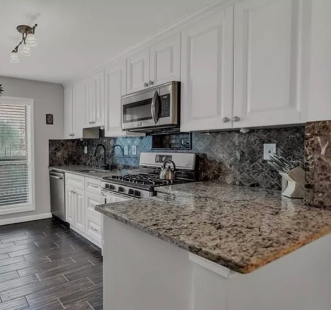 Photo - 908 Woodcliff Dr