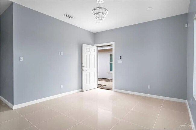 Photo - 2013 Stardust Ln Unit Apt 1