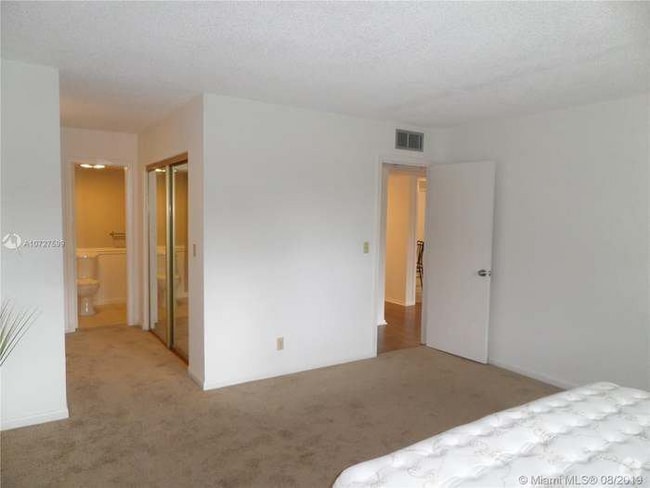 Building Photo - 4851 NW 21st St Rental