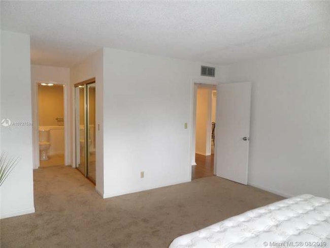Building Photo - 4851 NW 21st St Rental