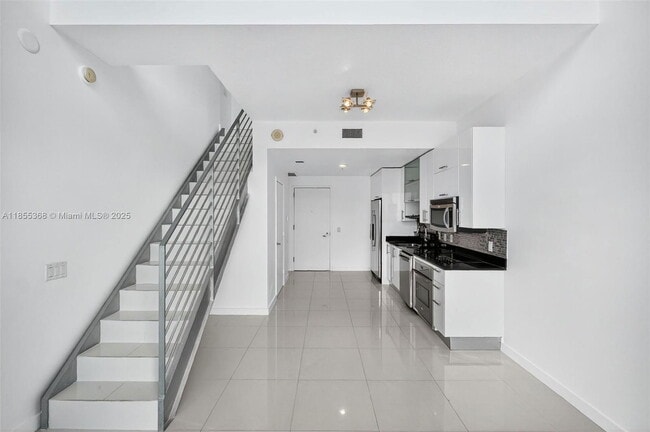 Photo - 60 SW 13th St