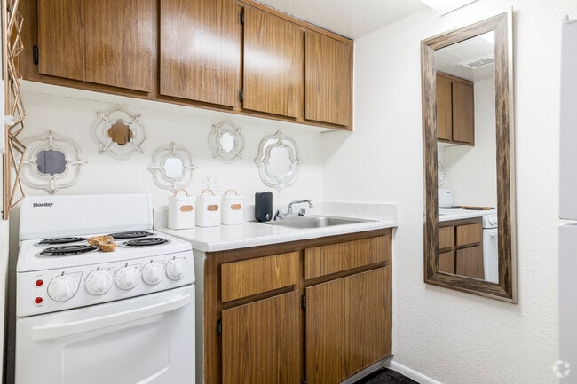 1BR, 1BA- 500SF - Kitchen