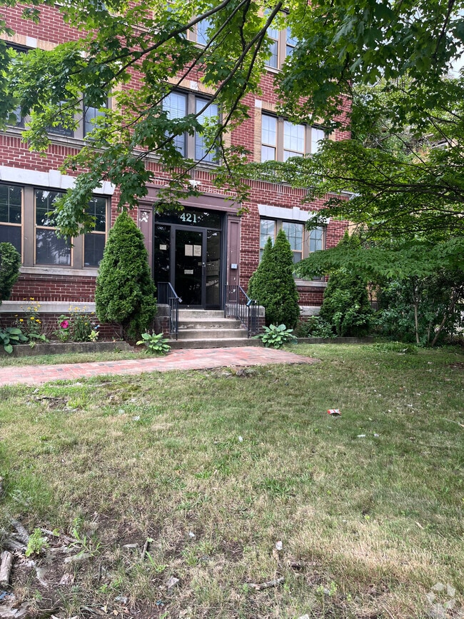 Building Photo - 421 Wethersfield Ave Rental