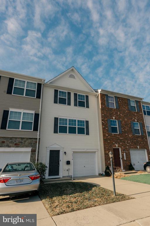 Photo - 2318 Drake Ln