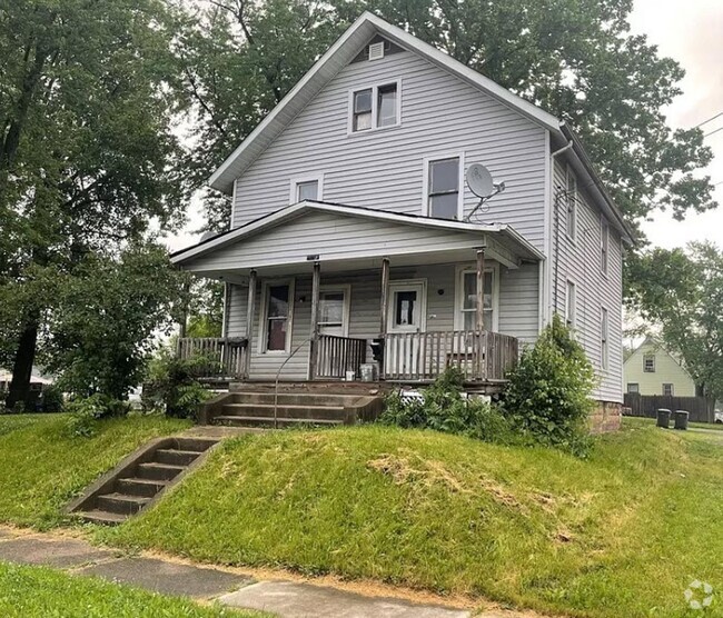 Building Photo - 2 BR SW Canton Duplex Rental