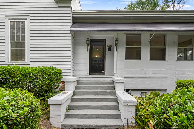 Building Photo - 1394 Ross St Rental