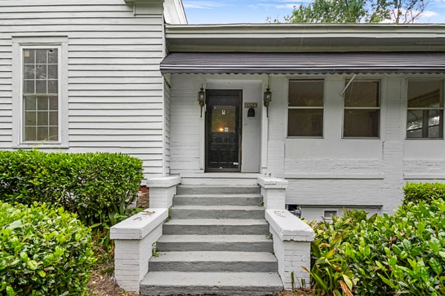Building Photo - 1394 Ross St Rental