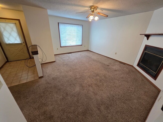 Photo - 4925 Coventry Ct Unidad 3