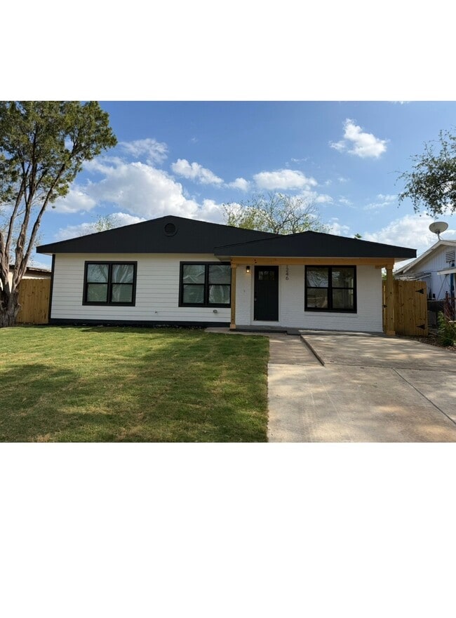 Photo - 1246 W Thompson Pl