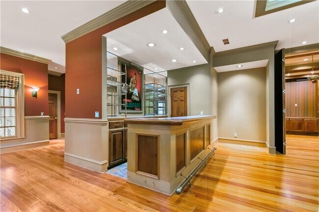 Photo - 430 W Wesley Rd NW