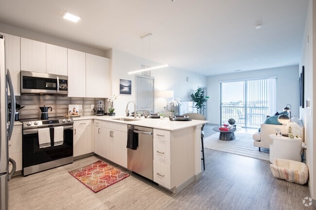 2BR, 2BA - 1057SF