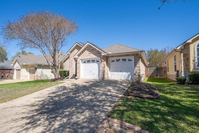 Photo - 1435 Bluff Forest