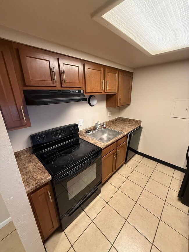 Photo - 3 Bed 2 Bath Available in Cottonwood Villas, Westminster Unit 204