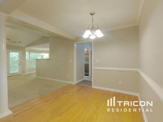 Photo - 10162 Commons Way