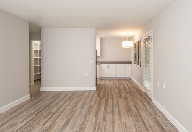 Ellinwood Apartments