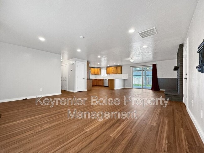 Photo - 4727 Arrowhead Way