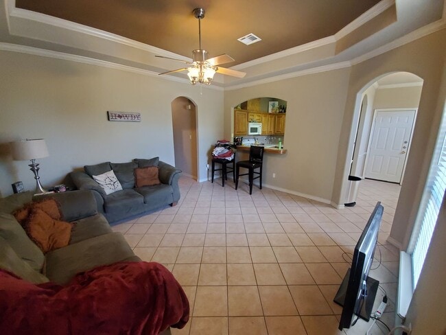 Photo - 3/3 duplex with washer/dryer and fenced yard!!