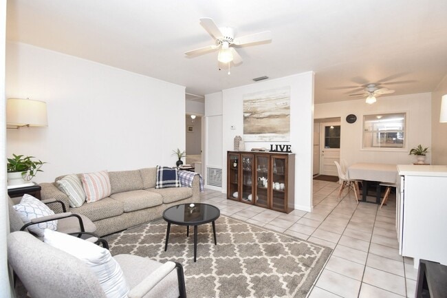 Photo - Very nice 2 bedroom 1 bath duplex!