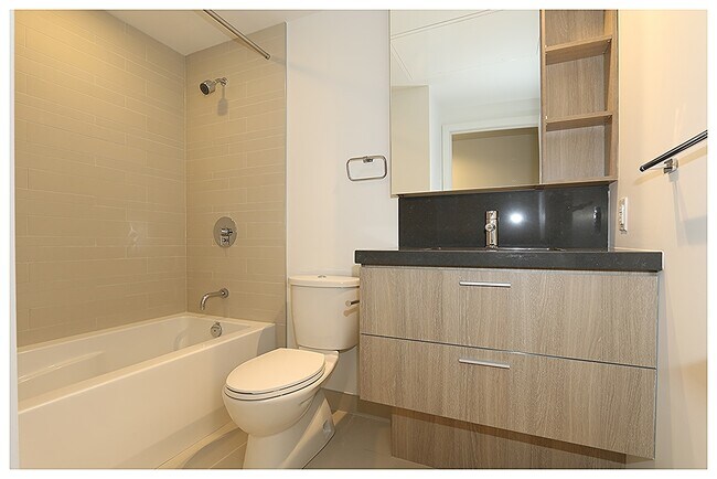 Photo - 340 McLeod St