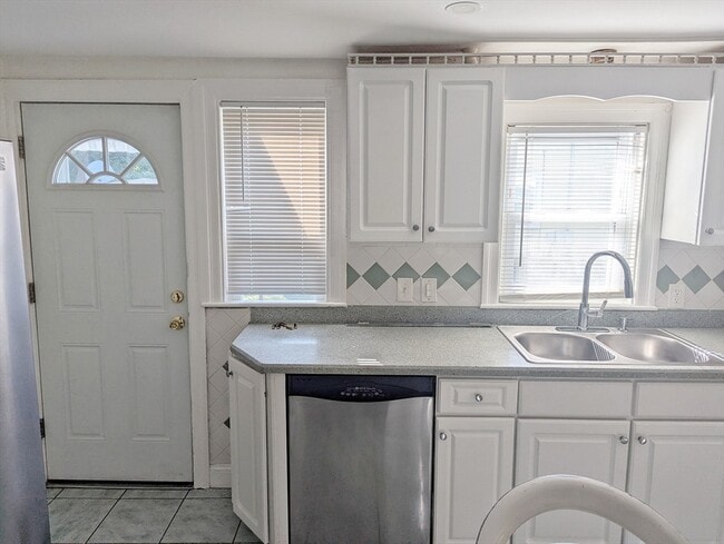 Photo - 111 Gladeside Ave