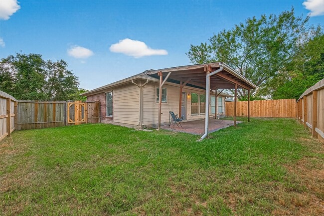 Building Photo - 18402 Willow Moss Dr