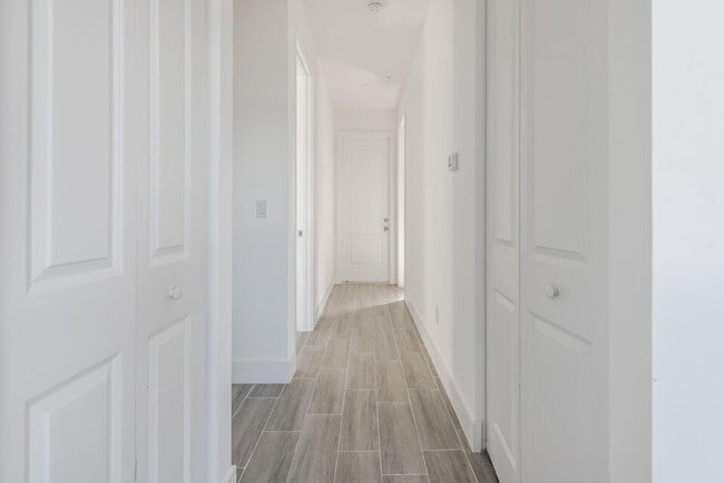 Photo - 260 Rotonda Blvd W