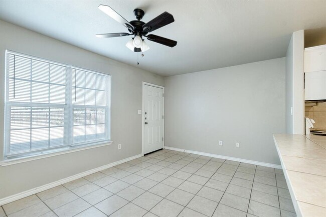 Photo - 107 Castleberry Ct Unidad B