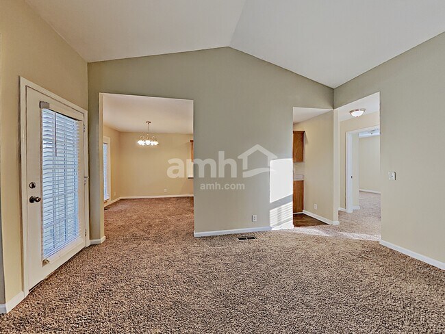 Photo - 540 Windy Rd