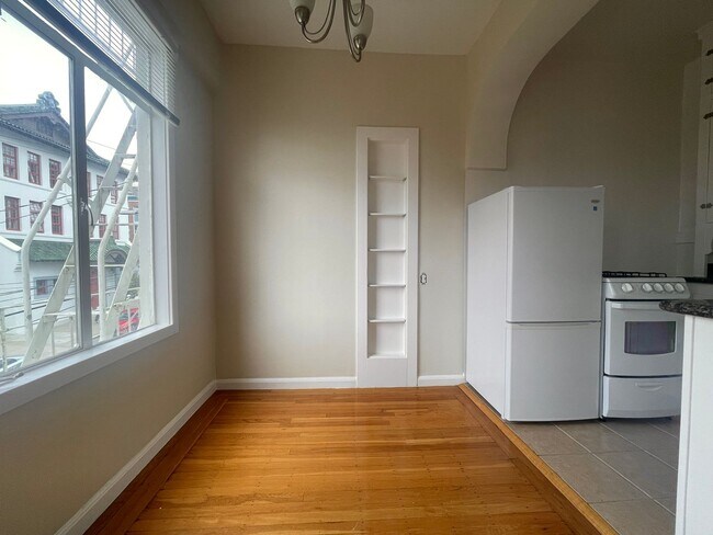 Photo - 1700 Octavia St Unidad 305