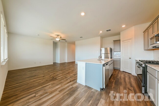 Photo - 5416 Montrose Dr