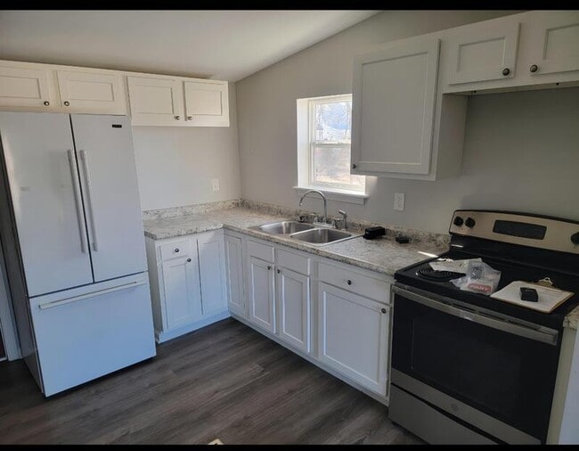 Photo - 160 Habig St