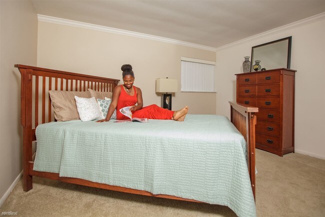 Photo - 1242 Haslett Rd