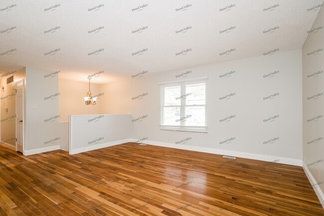 Photo - 1022 Carole Ln