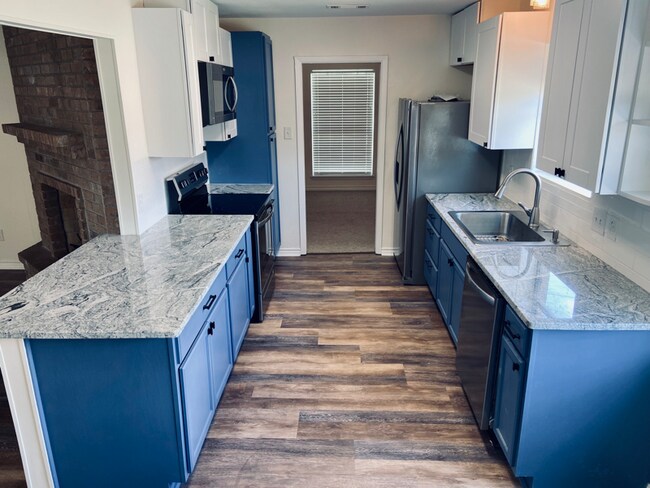 Photo - 1413 Windcrest St