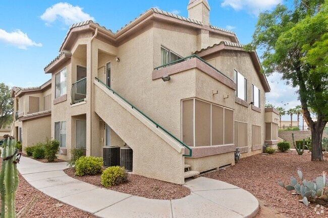 Building Photo - Beautiful 2 Bedroom Condo with Community P...