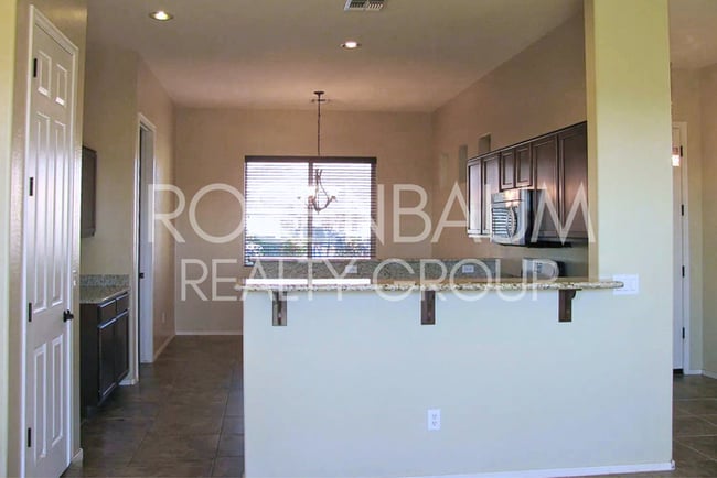 Photo - Gorgeous 3-bedrooms, 2-baths home in the b...