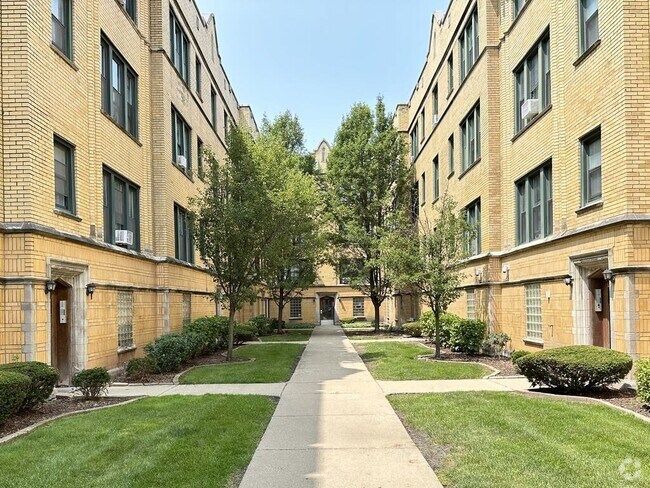 Building Photo - 2332 N Spaulding Ave Rental