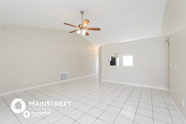 Photo - 807 Savona Pl