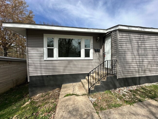 Building Photo - 304/306 West 14th Street Unit 306 West 14th St